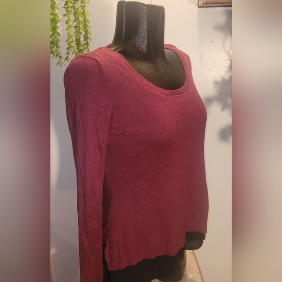 Guess Burgundy Sweater With Attached Black Undershirt S - Picture 3 of 8